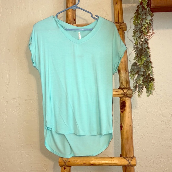 New with tags! Light blue basic tee - Picture 1 of 3